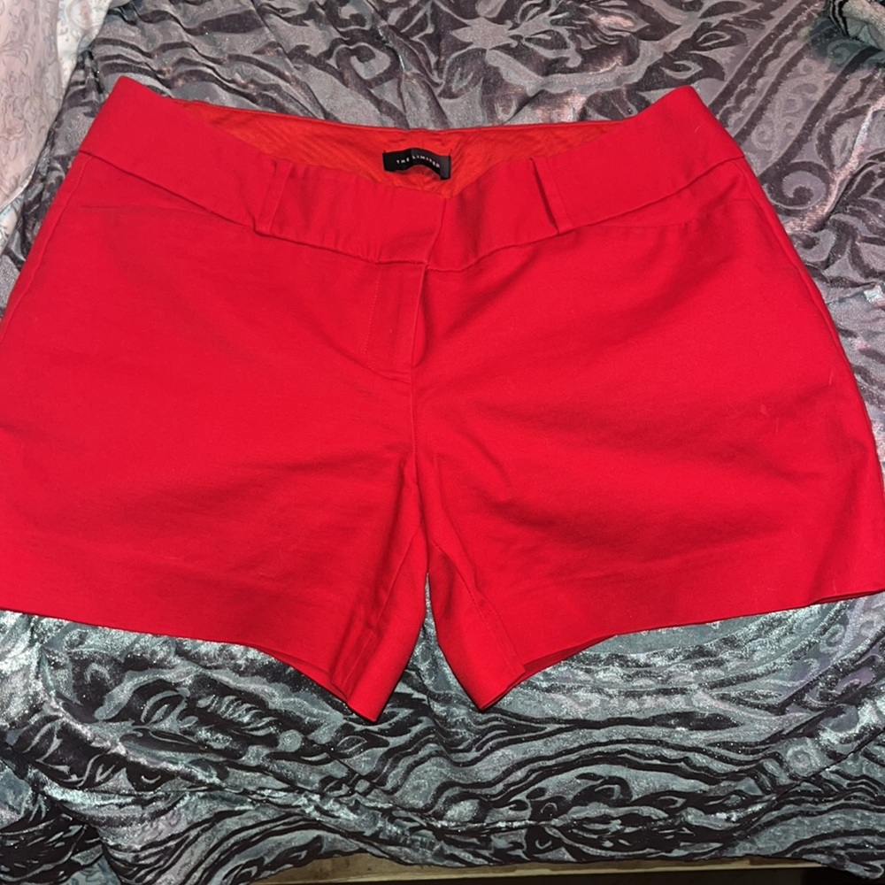 # 200 The limited (8) red shorts 🩳 with side pockets, hidden flat hooks